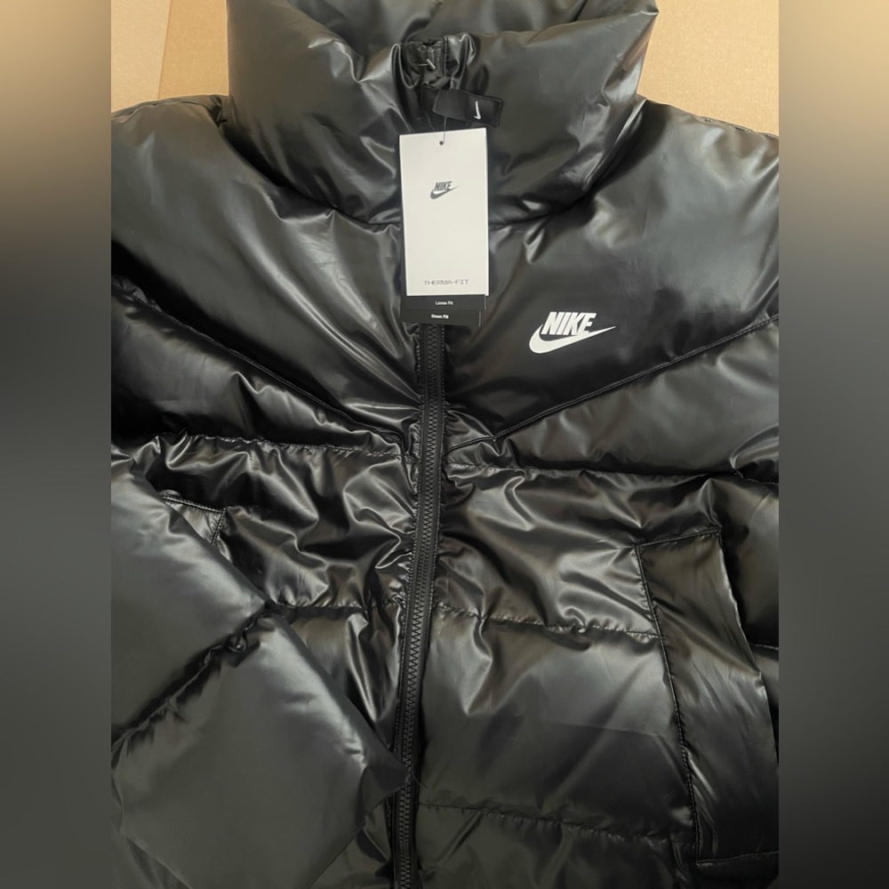 Nike Women’s Sportswear Therma-Fit Outerwear